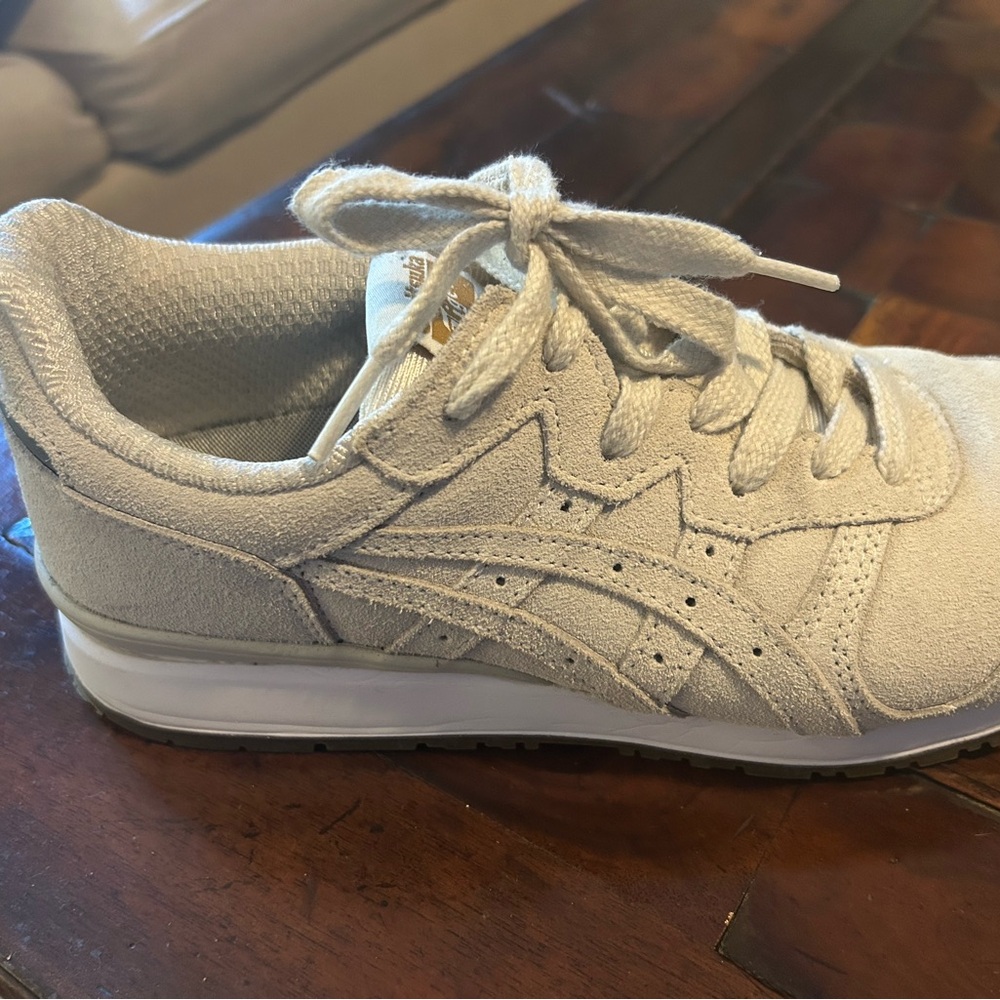 Onitsuka Tiger; Tiger Ally Women's Cream Sneakers - Picture 4 of 6